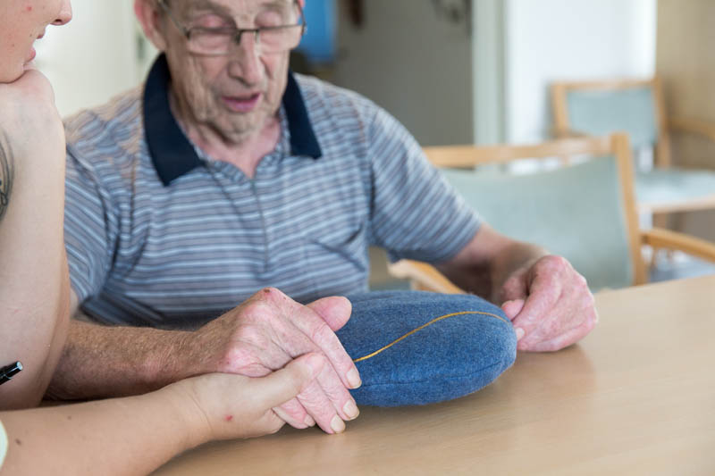 old hands with inmuDANCE music therapy