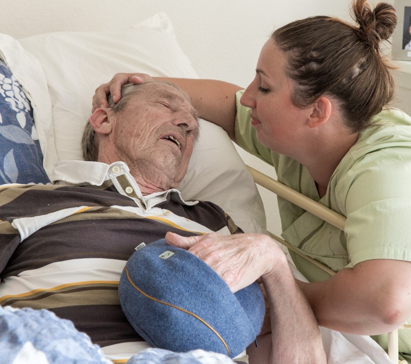 Man suffering from dementia sleeping with inmuRELAX