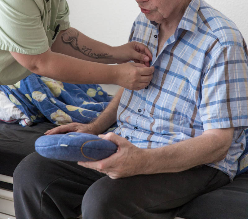 old hands with inmuDANCE music therapy
